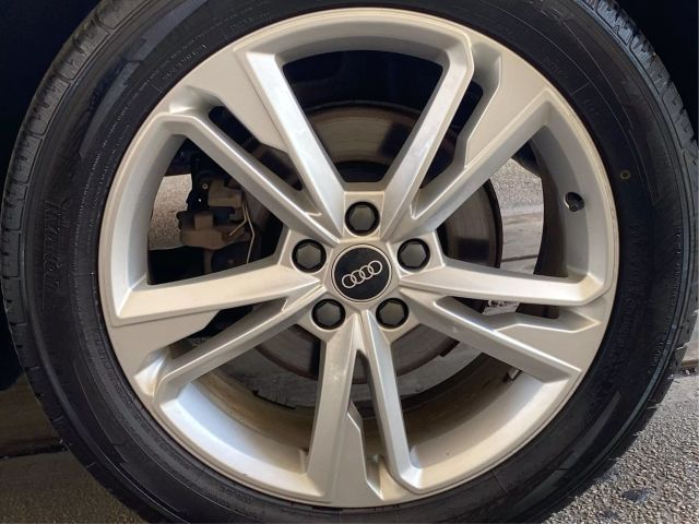Vehicle image 22 of 45