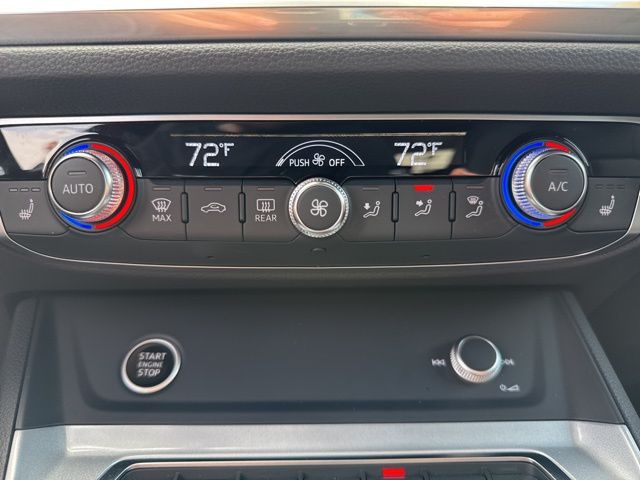 Vehicle image 30 of 34