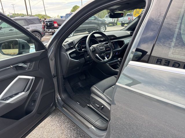 Vehicle image 12 of 34