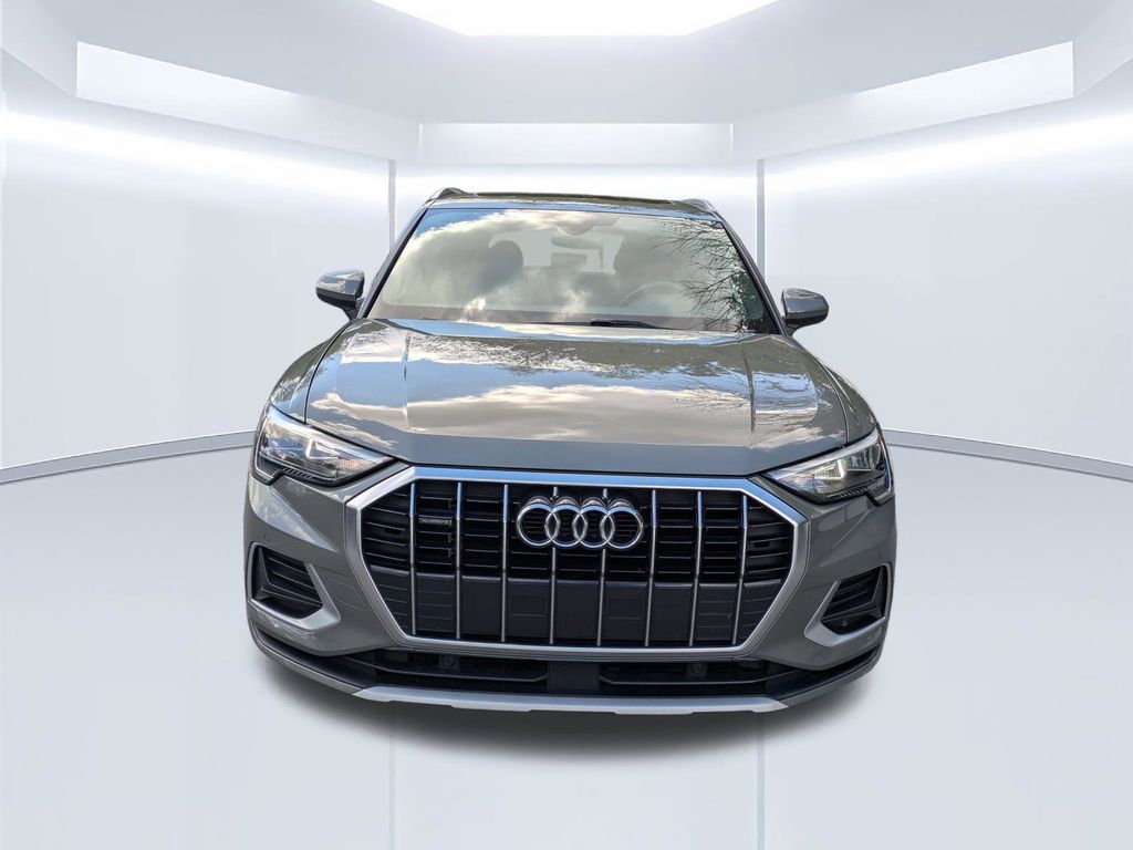 2022 Audi Q3 Premium Image 2 of 30