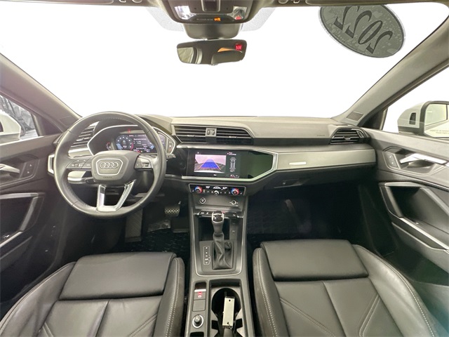 Vehicle image 11 of 39