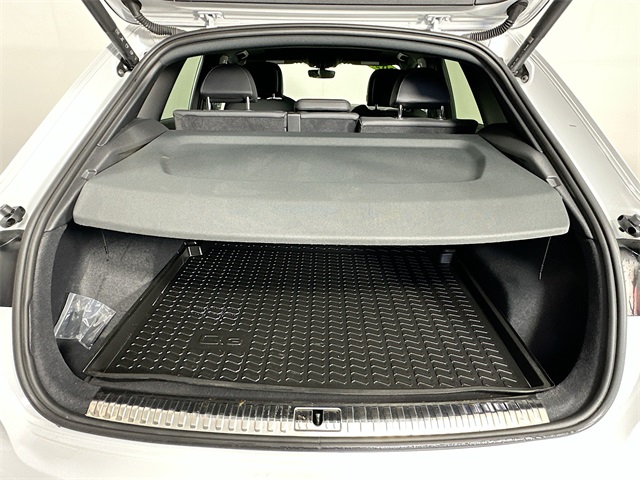Vehicle image 27 of 39
