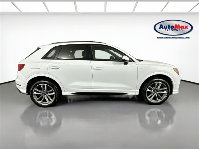 Vehicle image 4 of 39