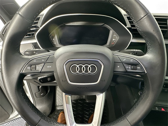 Vehicle image 20 of 39