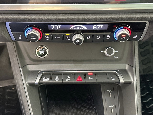Vehicle image 14 of 39