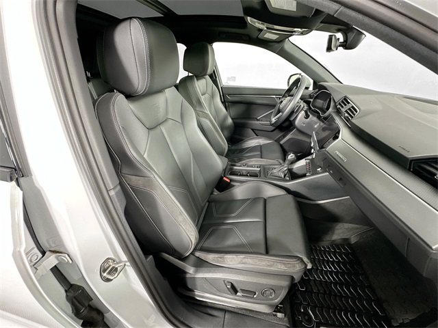 Vehicle image 29 of 39