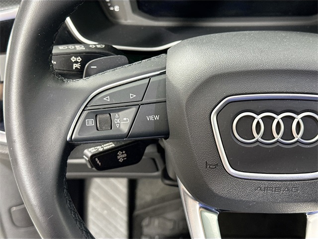 Vehicle image 21 of 39