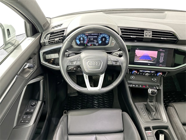 Vehicle image 9 of 39