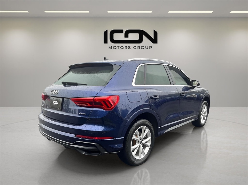 Vehicle image 4 of 34