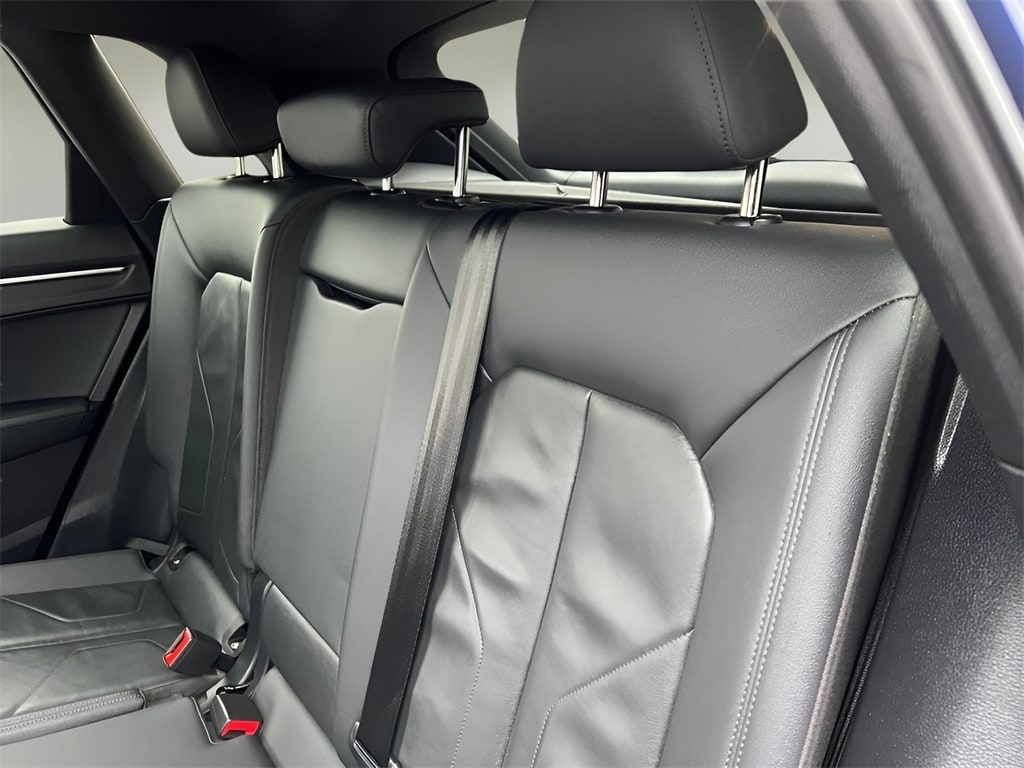 Vehicle image 12 of 34