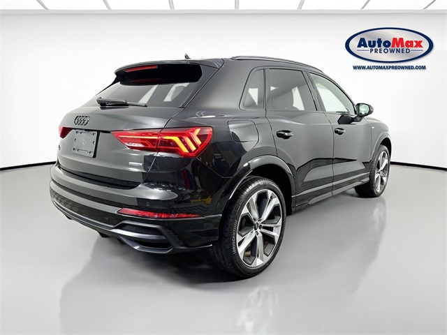 Vehicle image 4 of 42