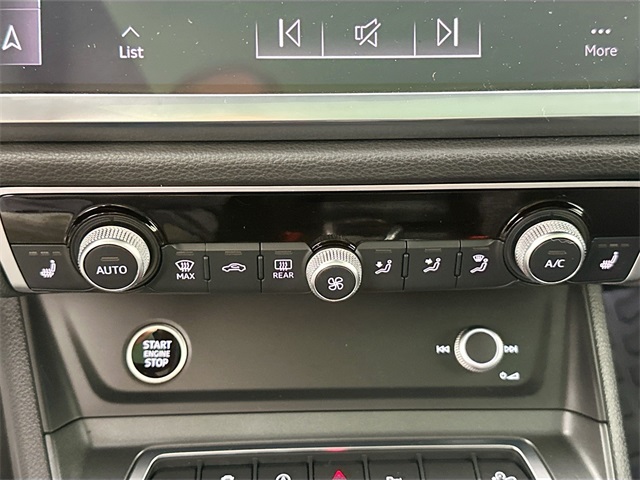 Vehicle image 14 of 42