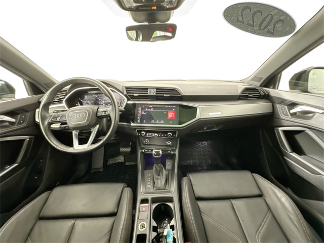 Vehicle image 8 of 42