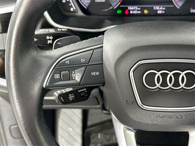 Vehicle image 23 of 42