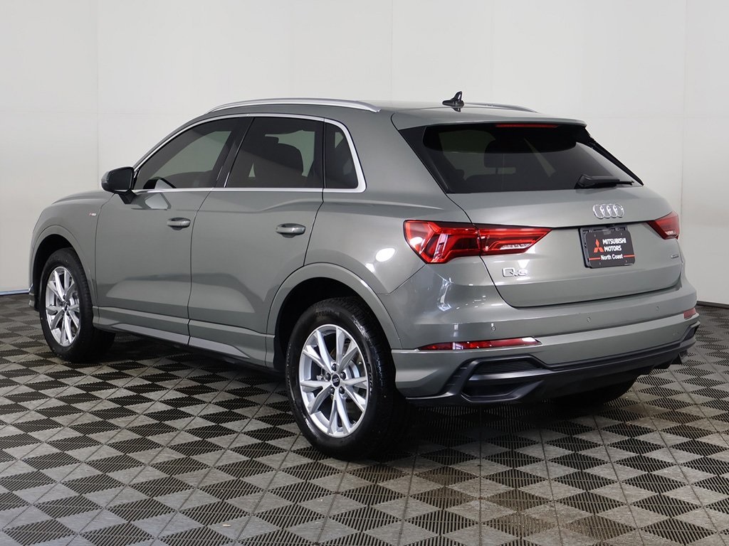 Vehicle image 12 of 54