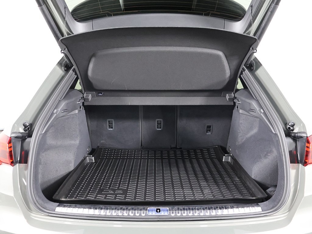 Vehicle image 15 of 54