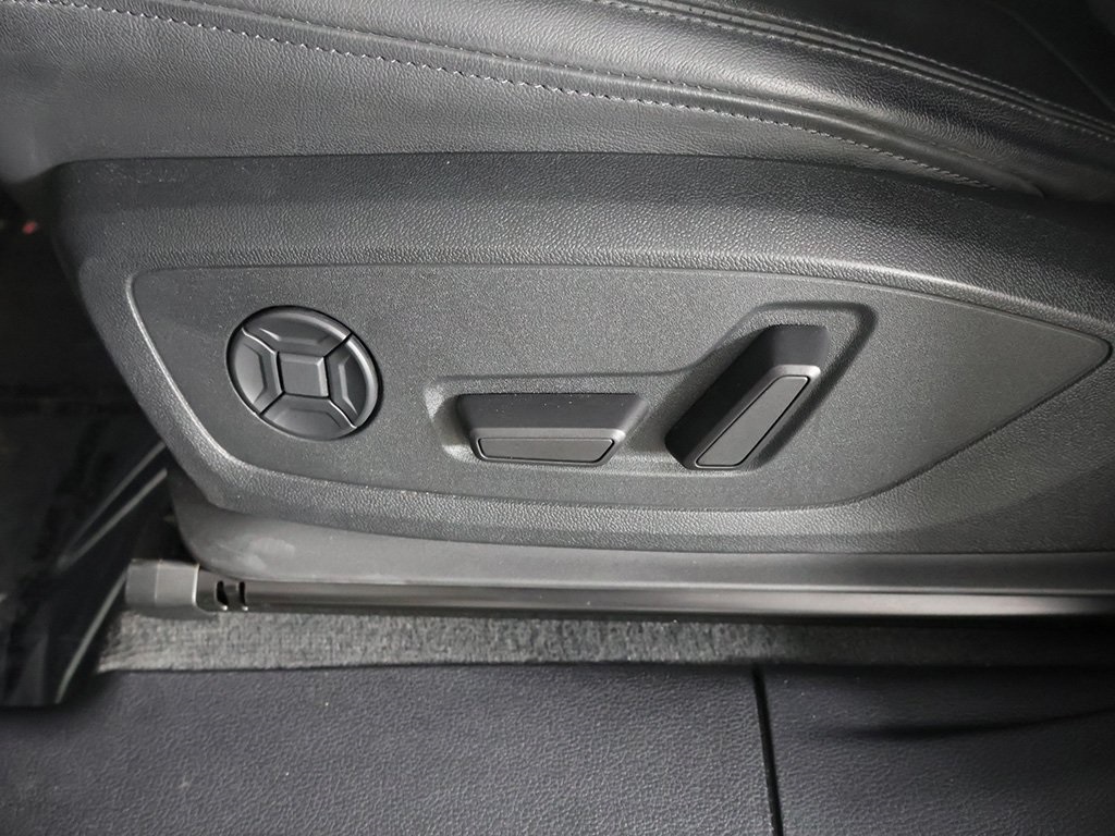 Vehicle image 46 of 54