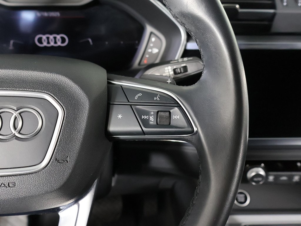 Vehicle image 25 of 54