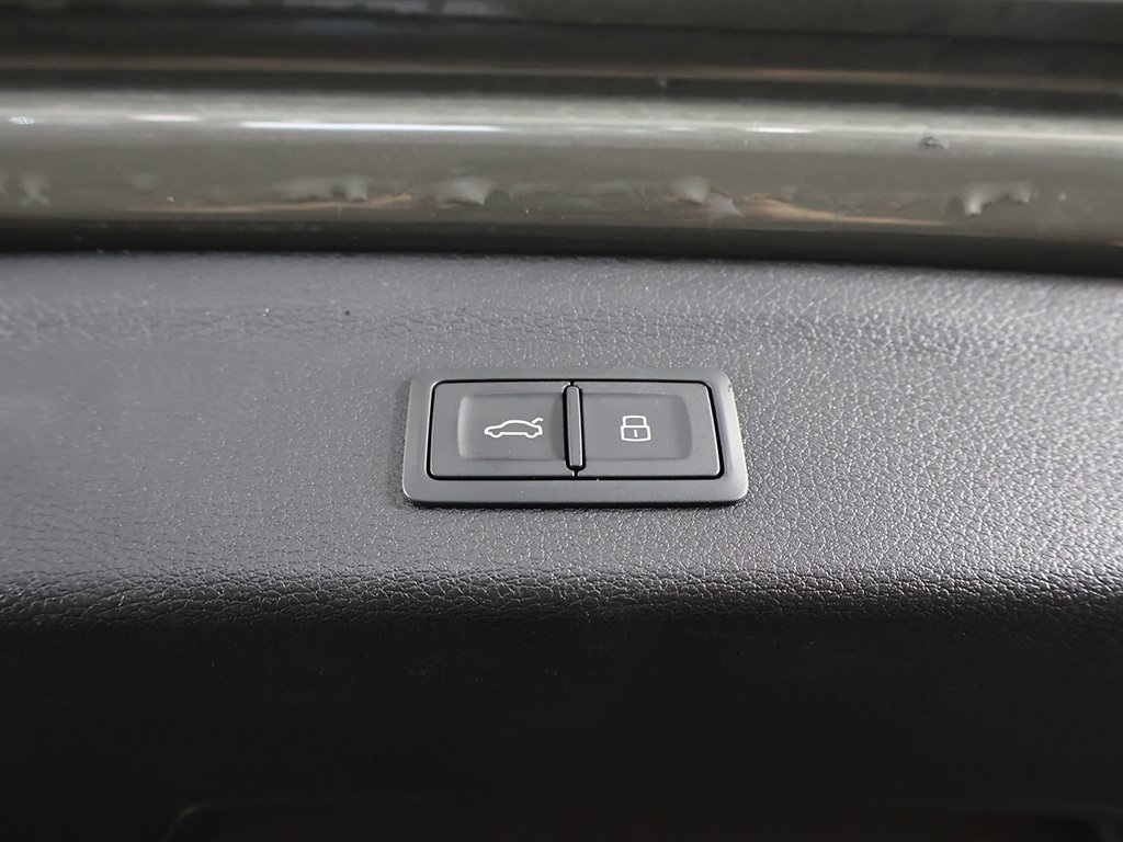 Vehicle image 37 of 54