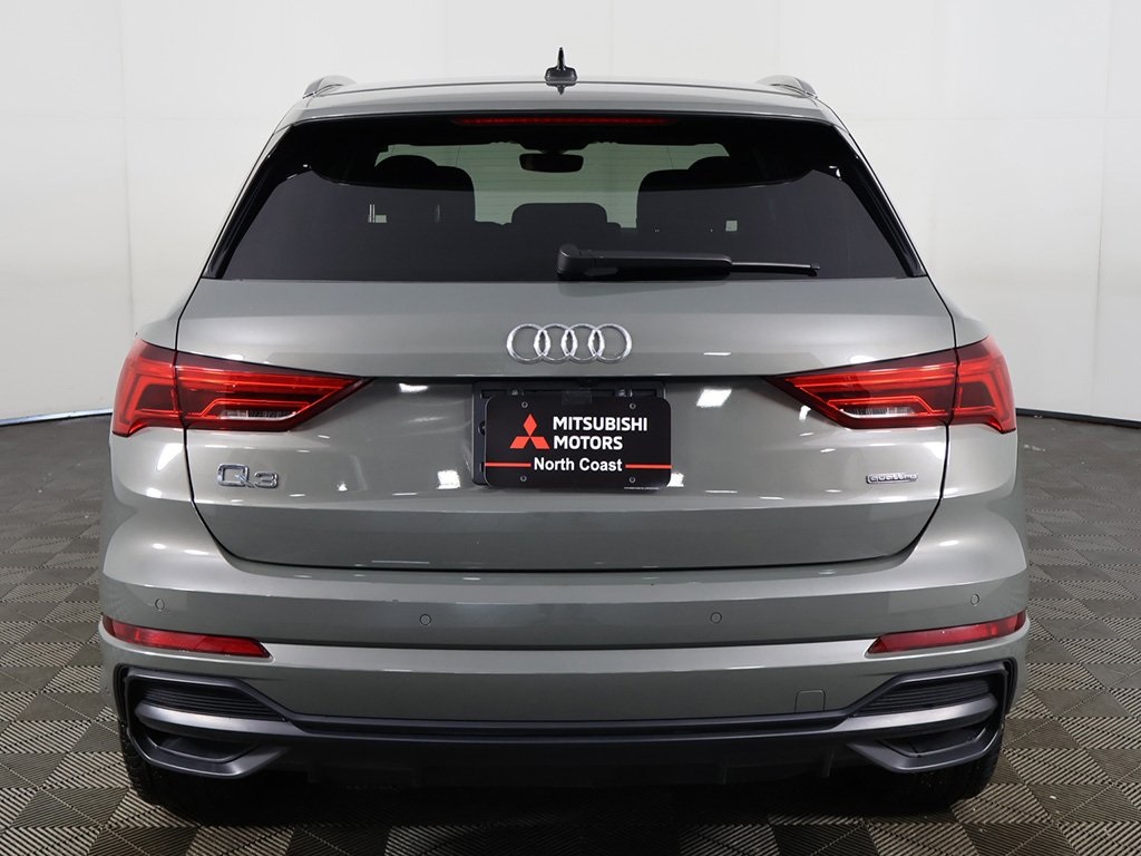 Vehicle image 11 of 54