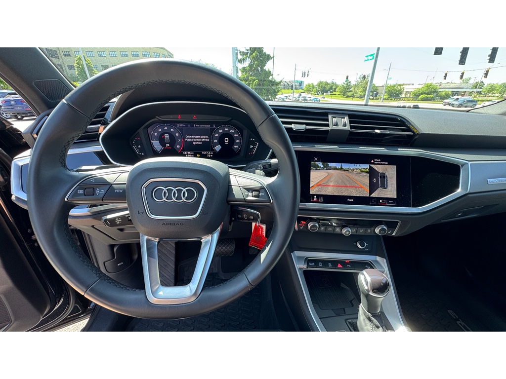 Vehicle image 14 of 31