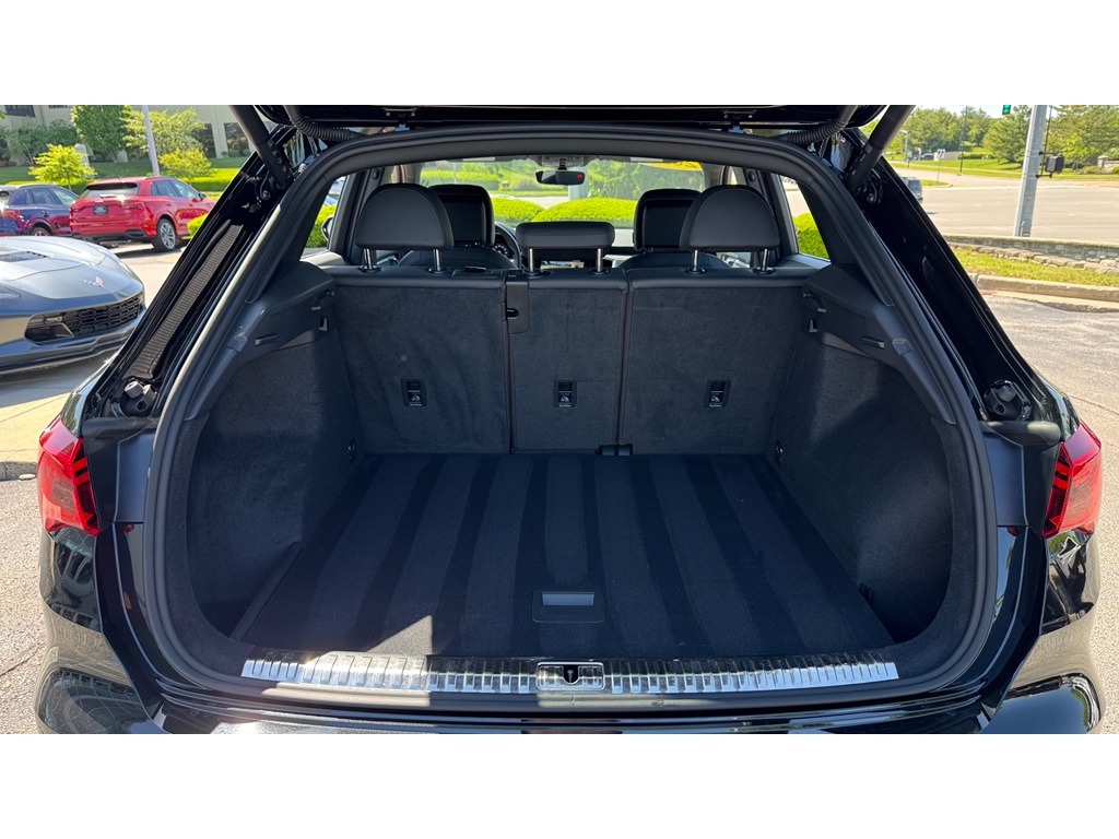 Vehicle image 13 of 31
