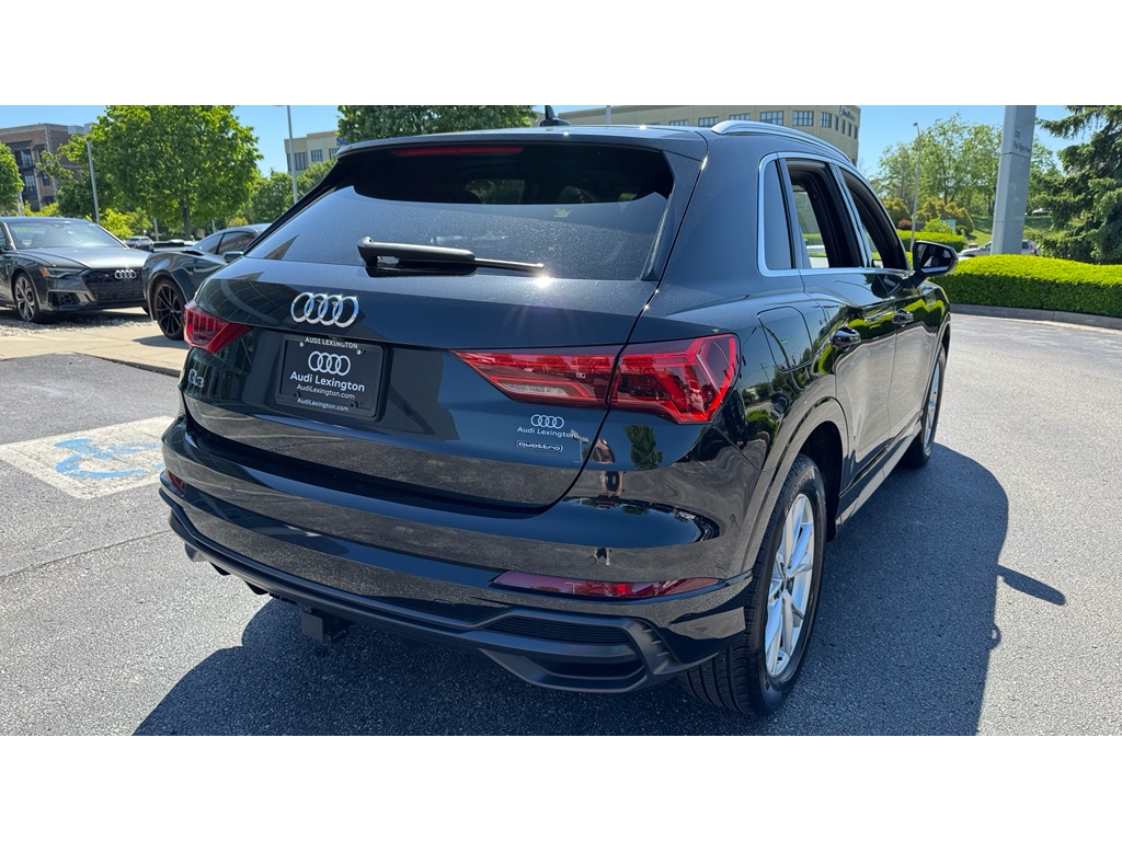 Vehicle image 6 of 31