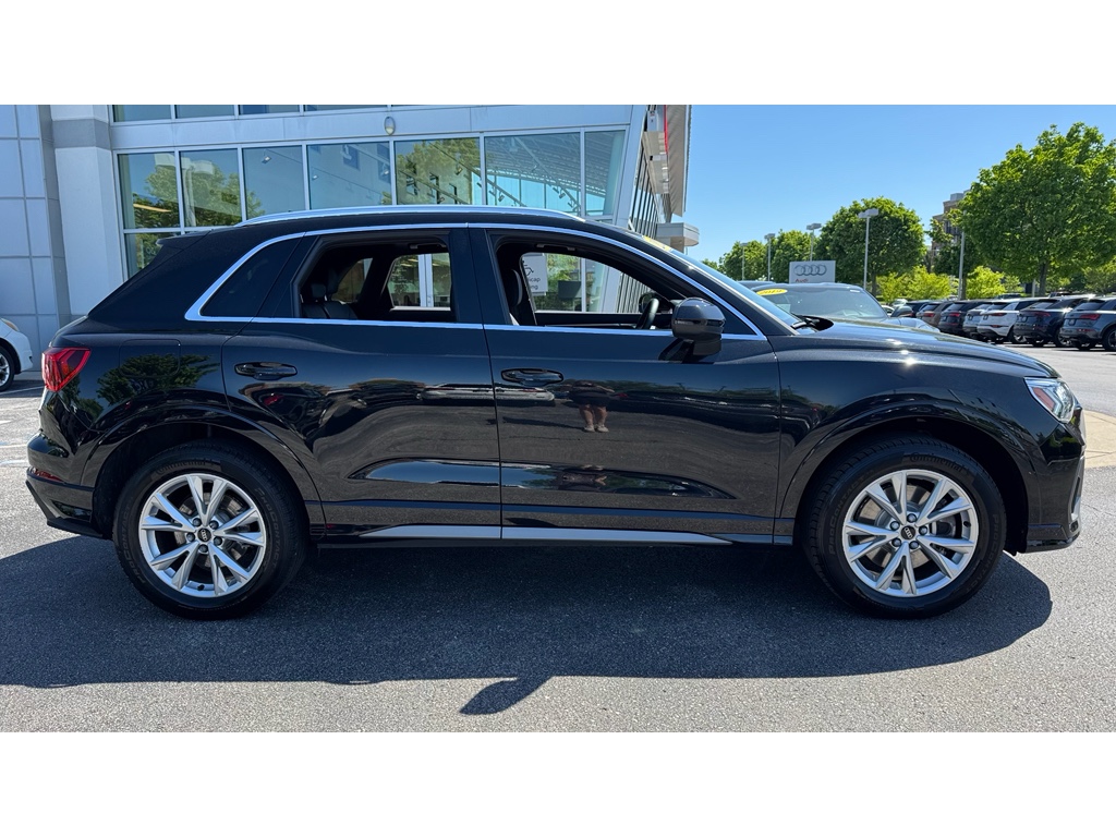 Vehicle image 5 of 31