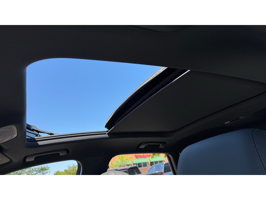 Vehicle image 26 of 31