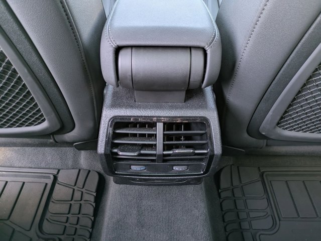Vehicle image 20 of 28