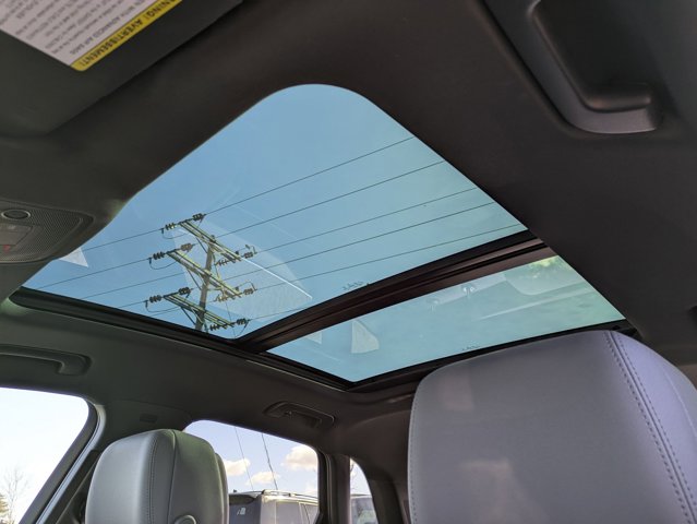 Vehicle image 17 of 28