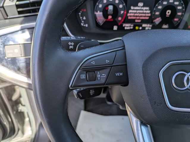Vehicle image 10 of 28