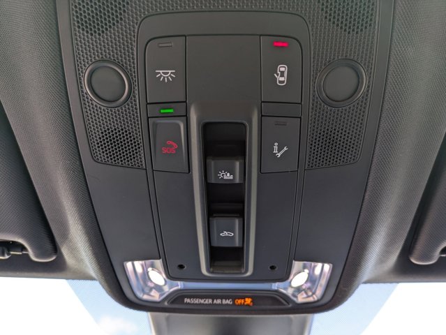 Vehicle image 16 of 28