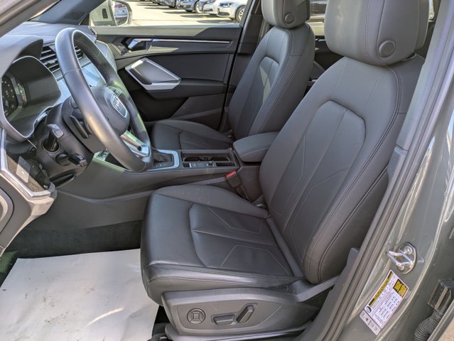 Vehicle image 7 of 28