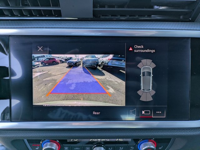 Vehicle image 14 of 28