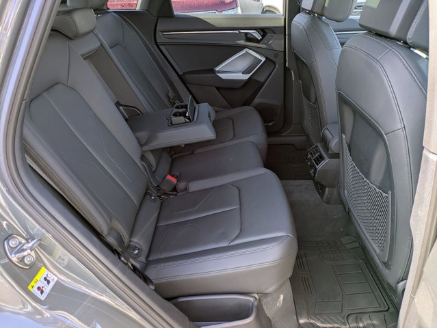 Vehicle image 24 of 28