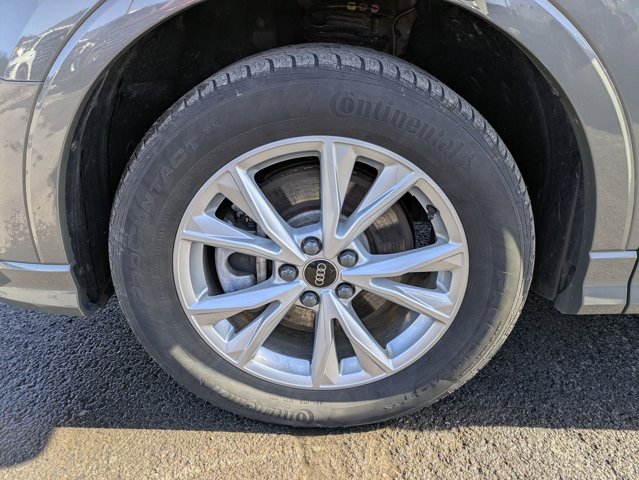 Vehicle image 27 of 28