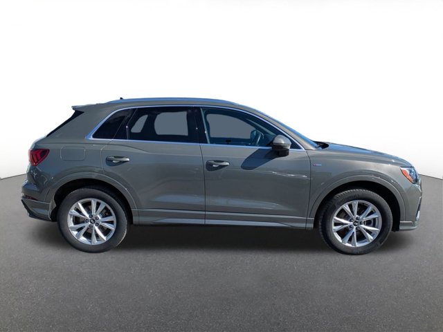 Vehicle image 3 of 28