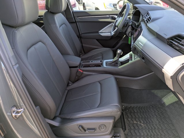Vehicle image 25 of 28