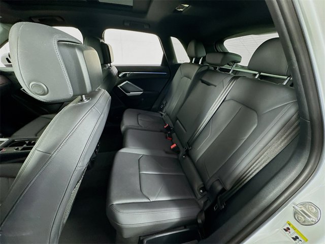 Vehicle image 12 of 22