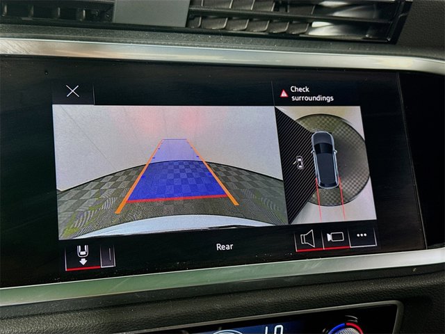 Vehicle image 18 of 22