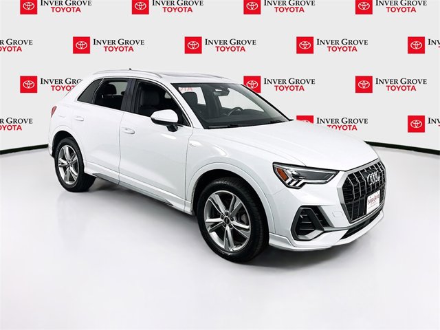 Vehicle image 3 of 22