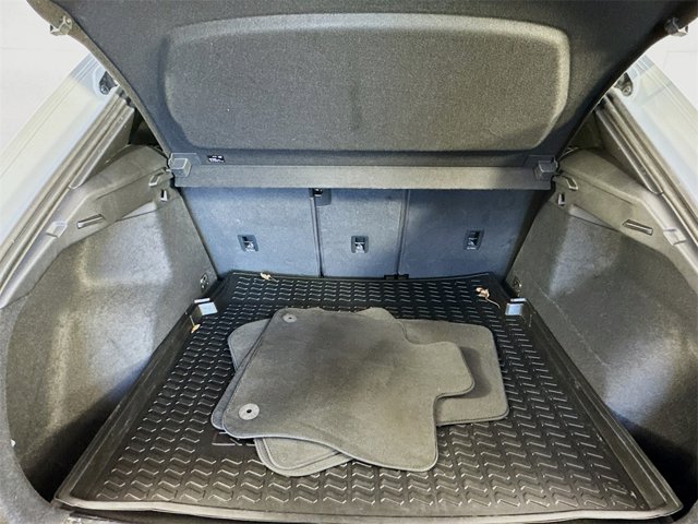 Vehicle image 11 of 22