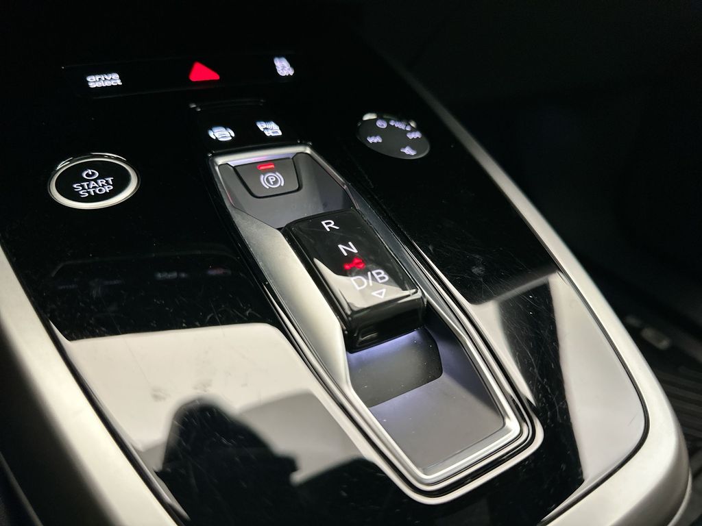 Vehicle image 12 of 20