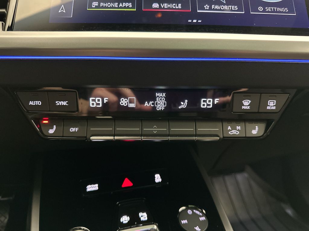 Vehicle image 13 of 20
