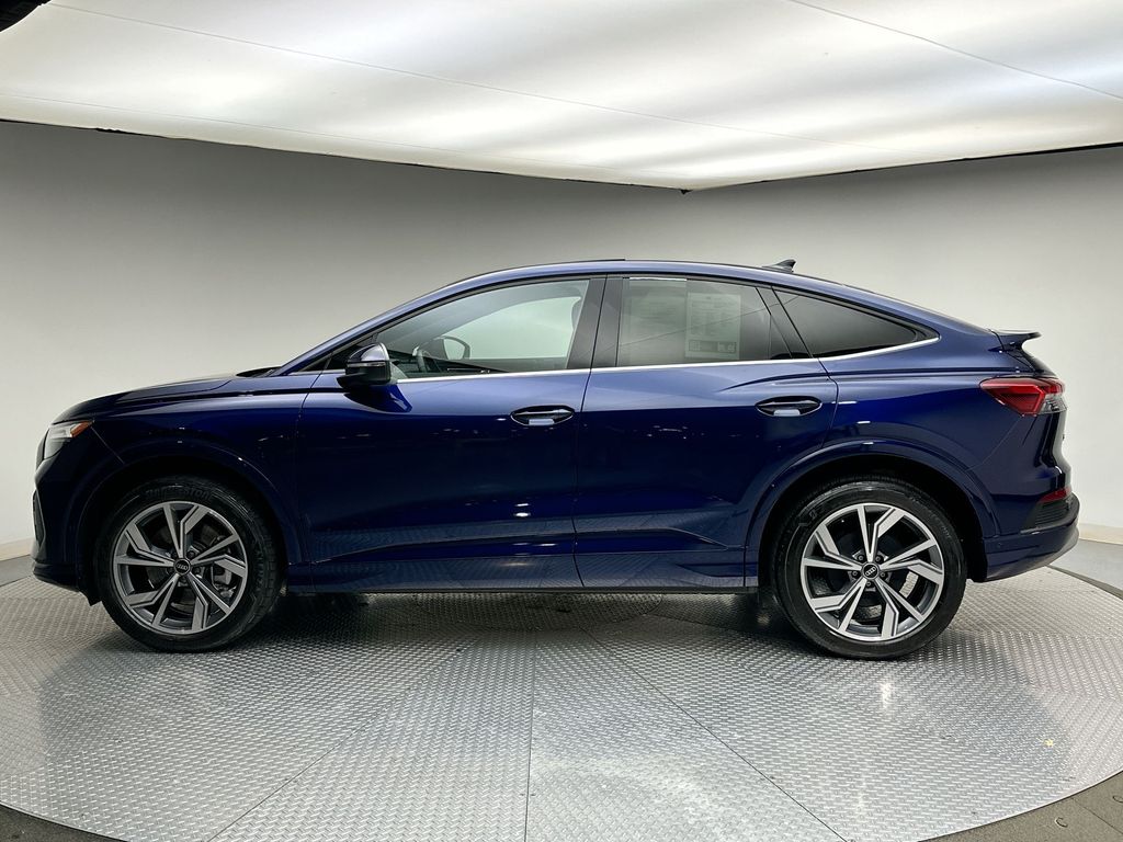Vehicle image 4 of 20