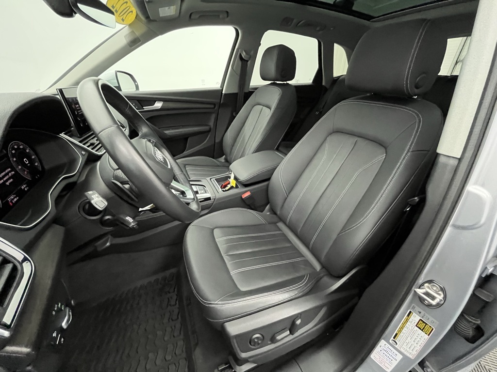 Vehicle image 14 of 38