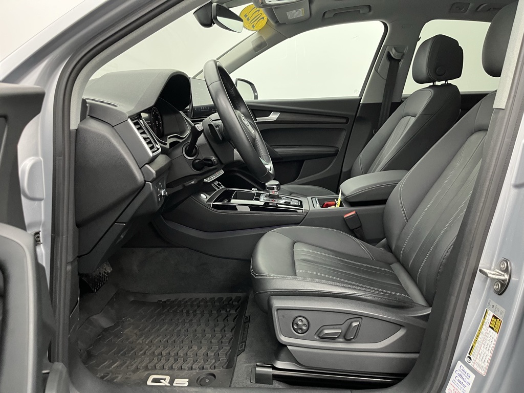 Vehicle image 16 of 38