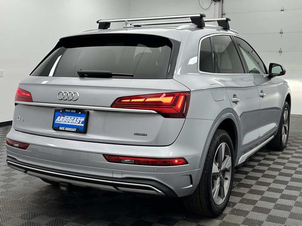Vehicle image 5 of 38