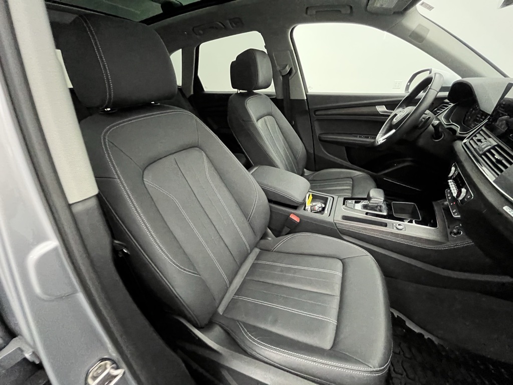 Vehicle image 12 of 38